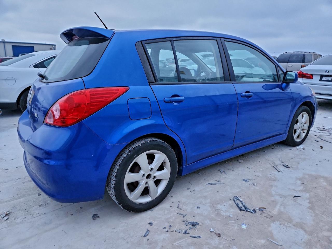 2010 NISSAN VERSA
