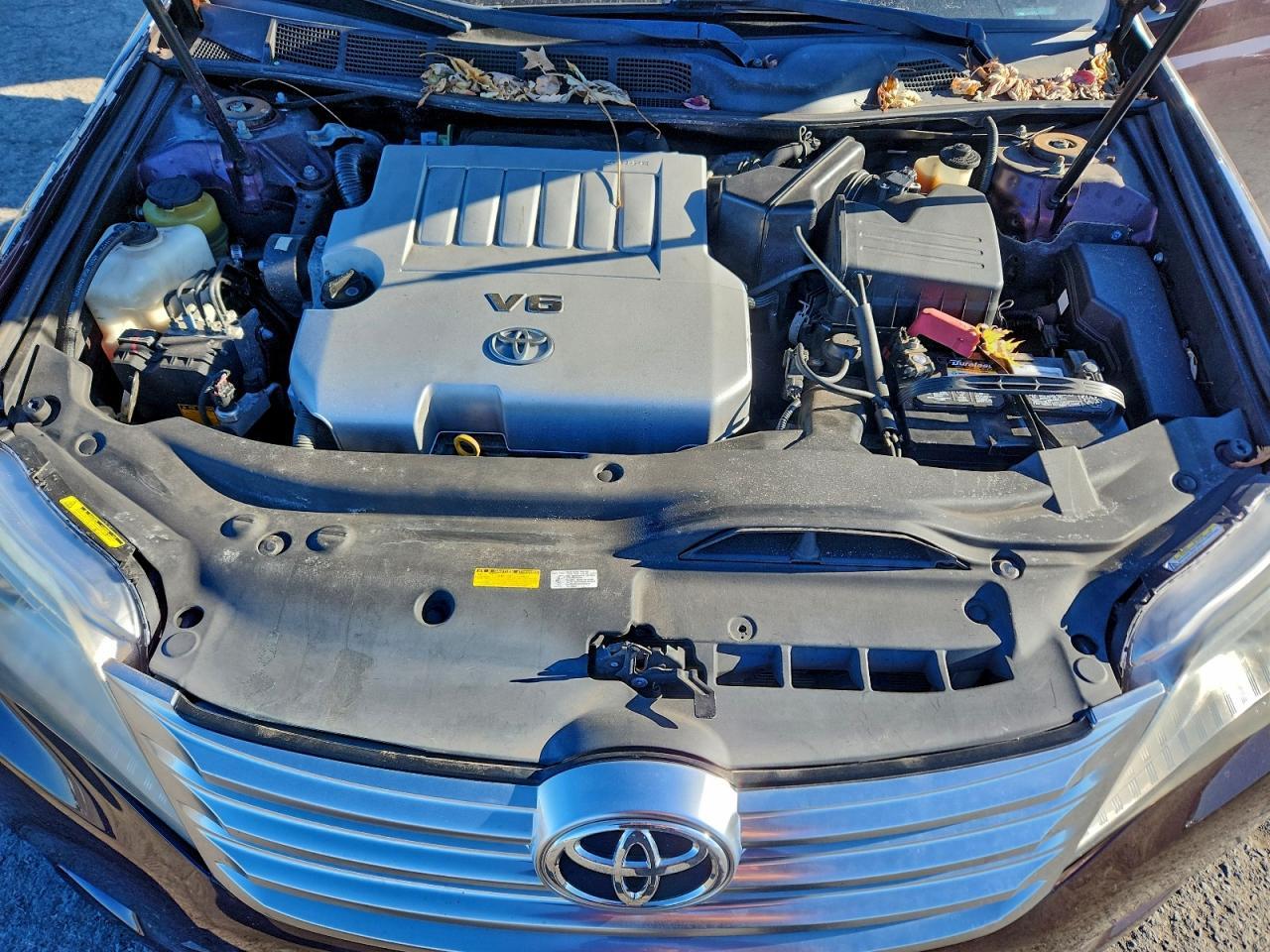 2011 TOYOTA Avalon