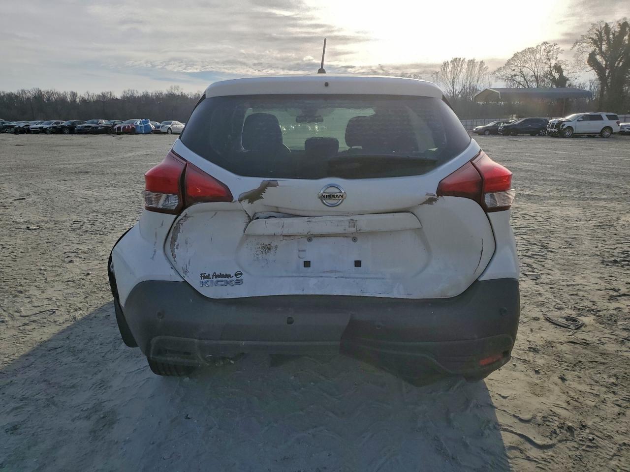 2020 NISSAN KICKS