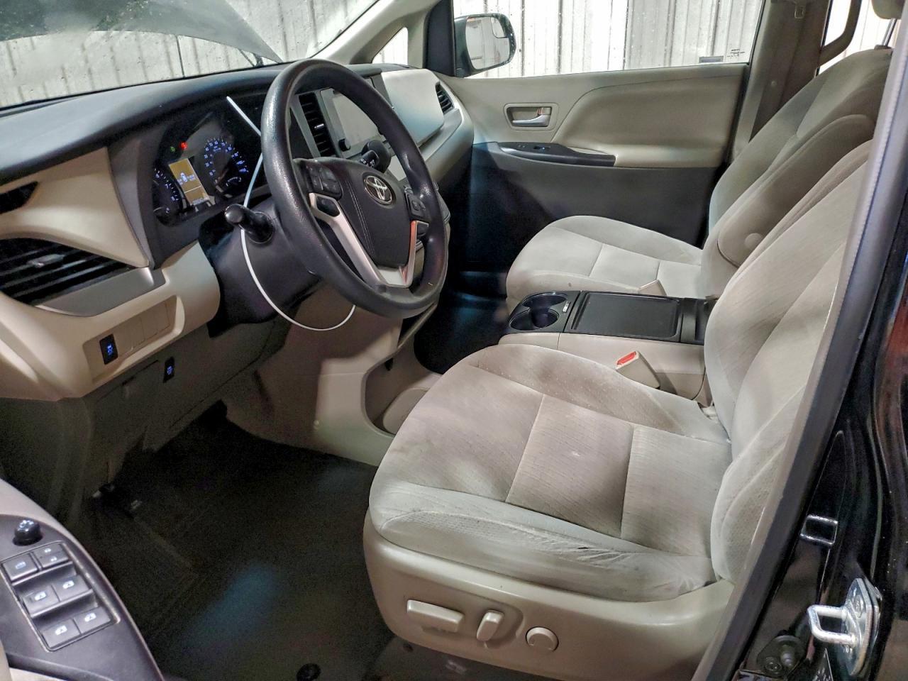 2015 TOYOTA SIENNA