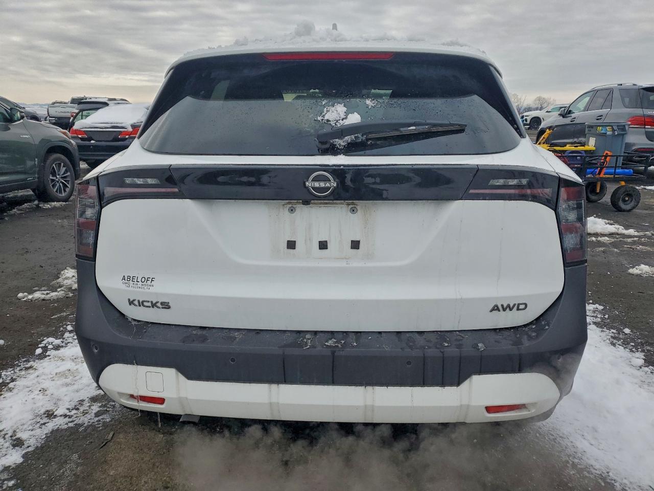 2025 NISSAN KICKS