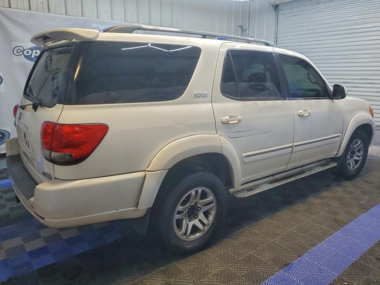 2005 TOYOTA Sequoia