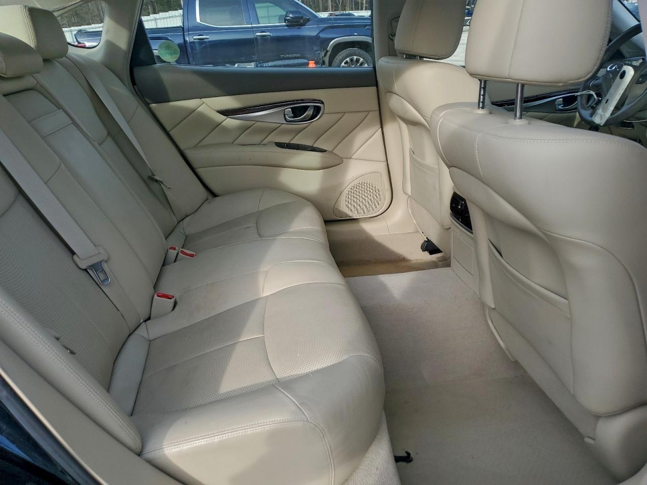 2015 INFINITI Q70