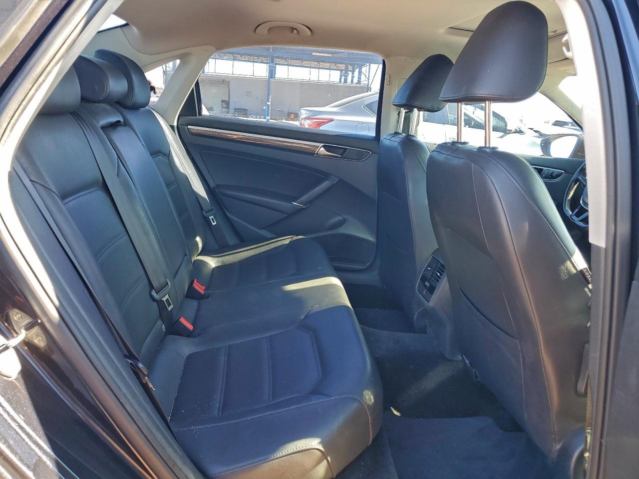 2018 VOLKSWAGEN Passat