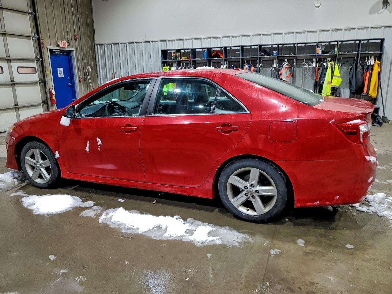 2013 TOYOTA CAMRY