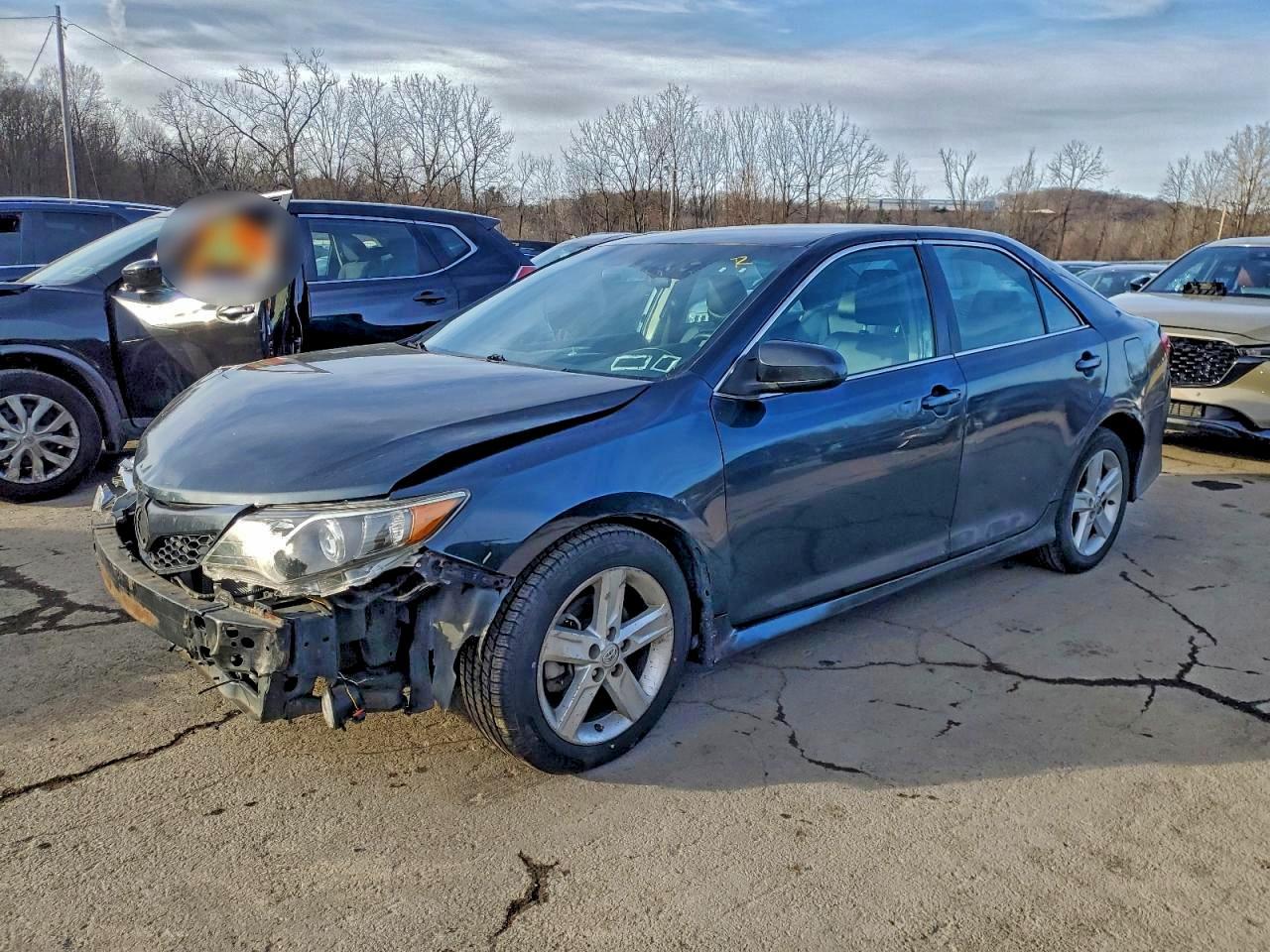 2014 TOYOTA CAMRY