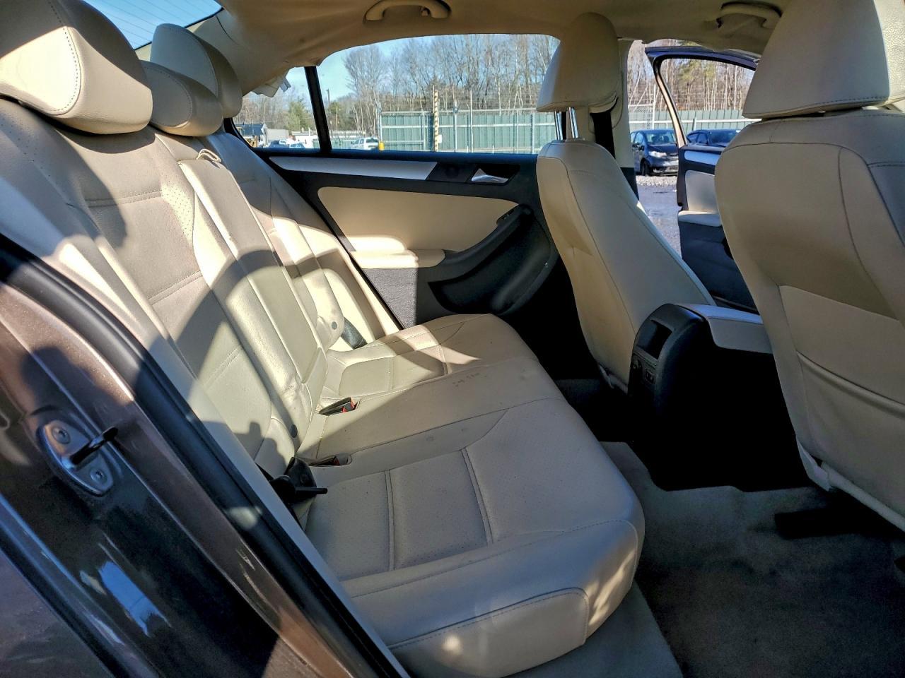 2013 VOLKSWAGEN JETTA