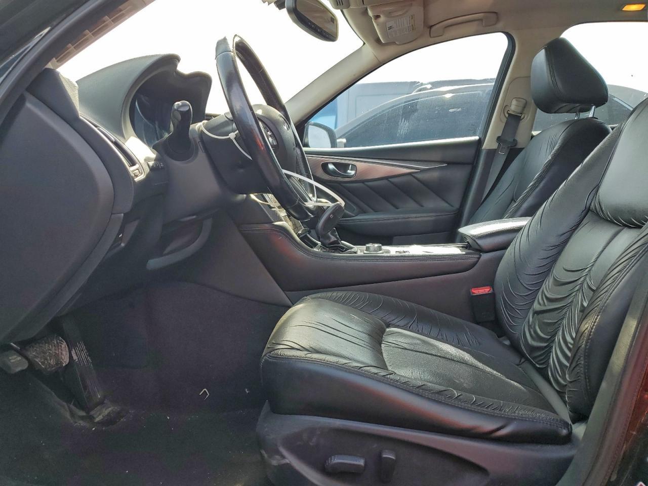 2015 INFINITI Q50