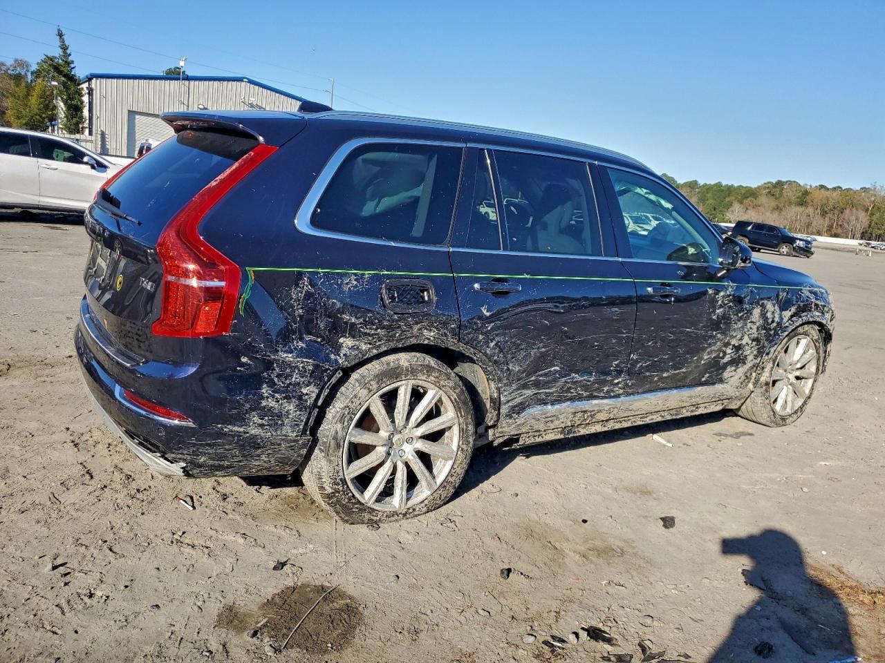 2017 VOLVO XC90