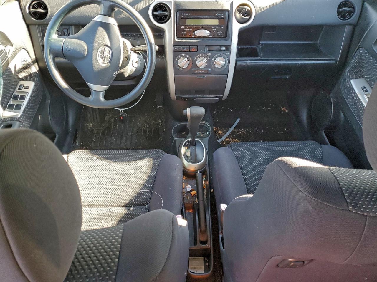 2005 TOYOTA SCION