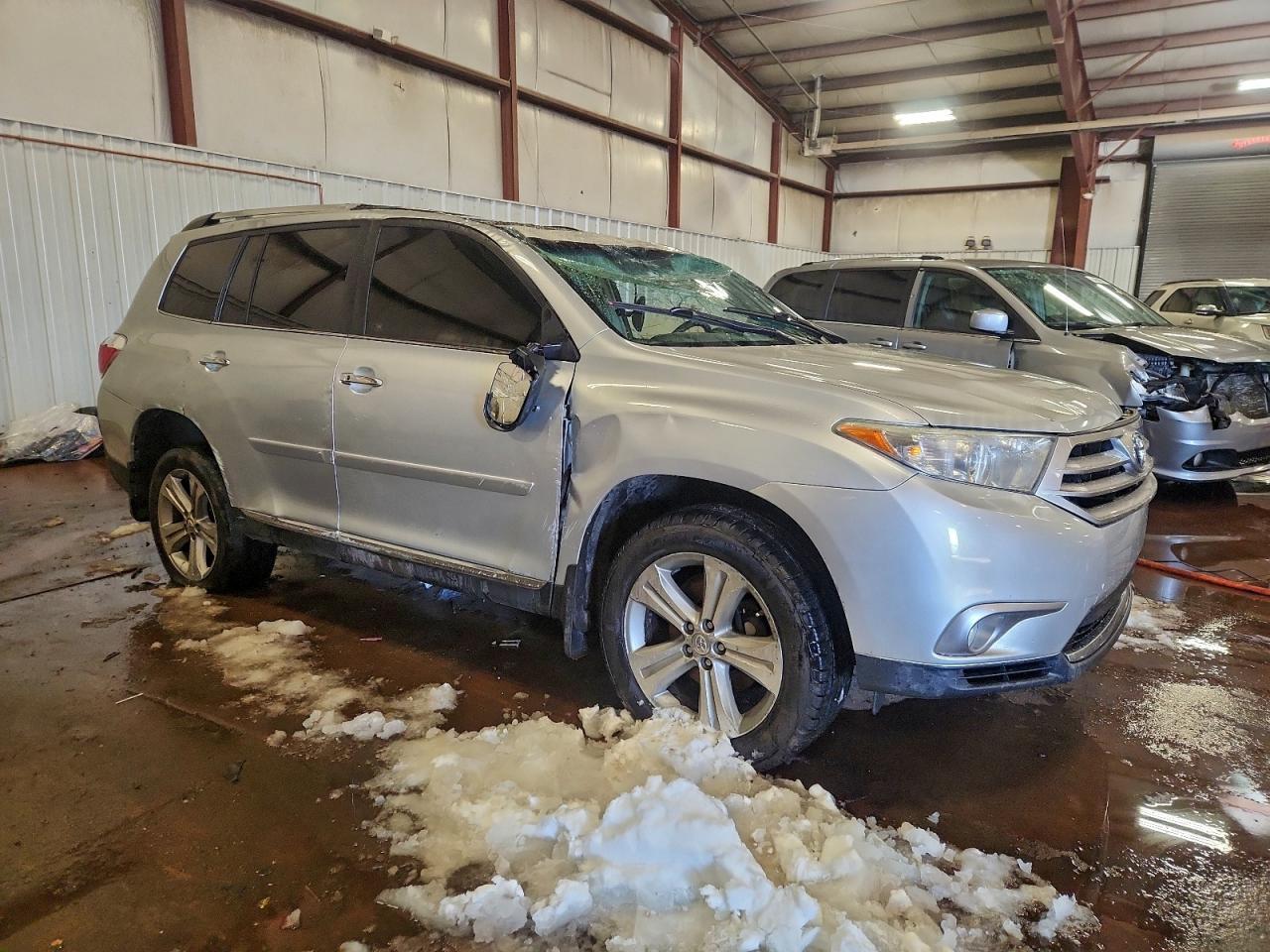 2013 TOYOTA HIGHLANDER