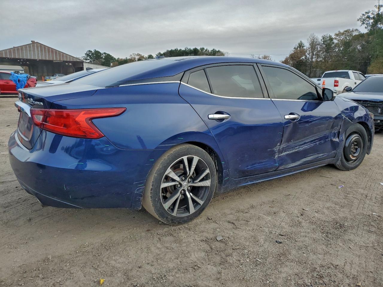 2017 NISSAN Maxima