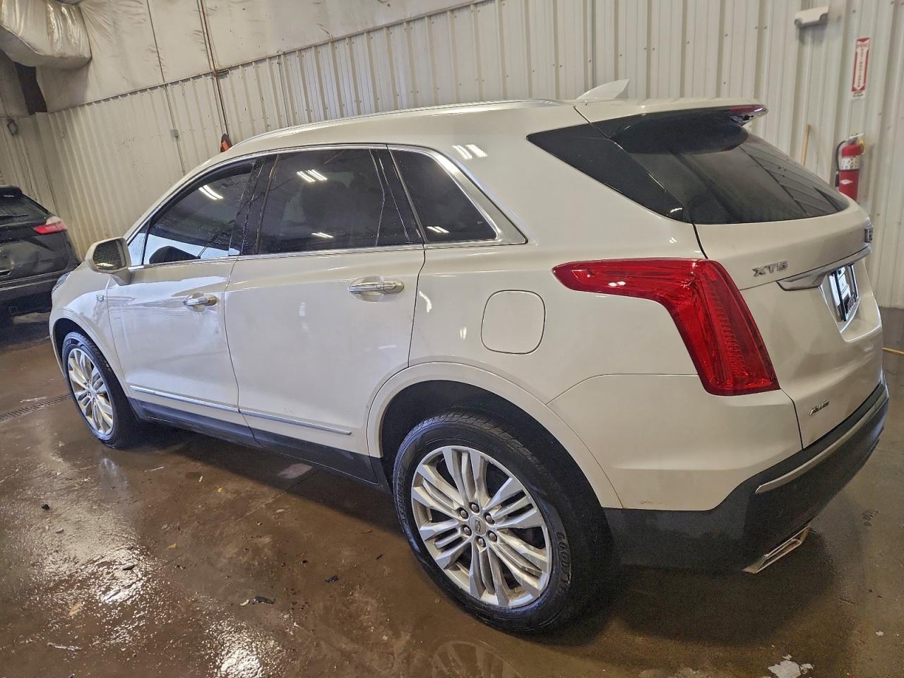 2017 CADILLAC XT5