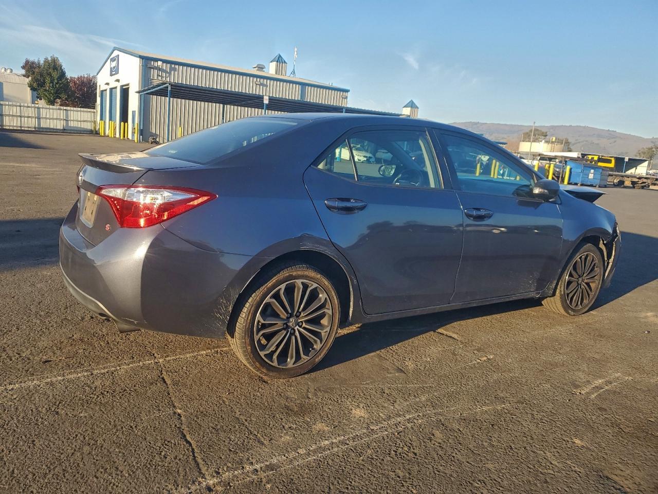 2015 TOYOTA COROLLA
