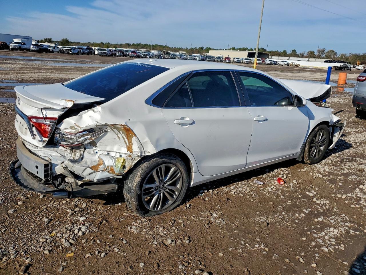 2015 TOYOTA CAMRY