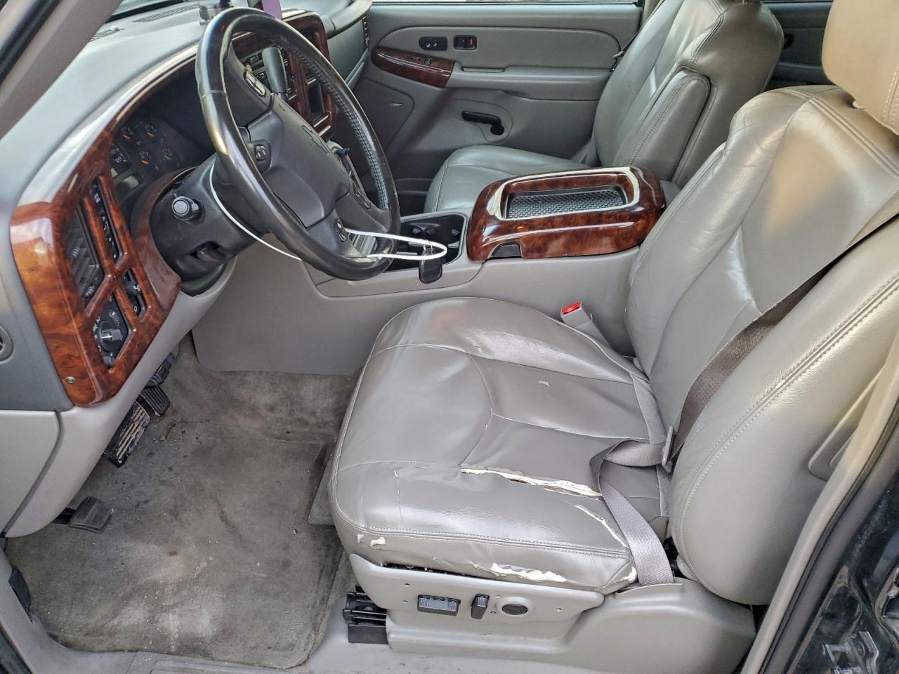 2004 CHEVROLET Tahoe
