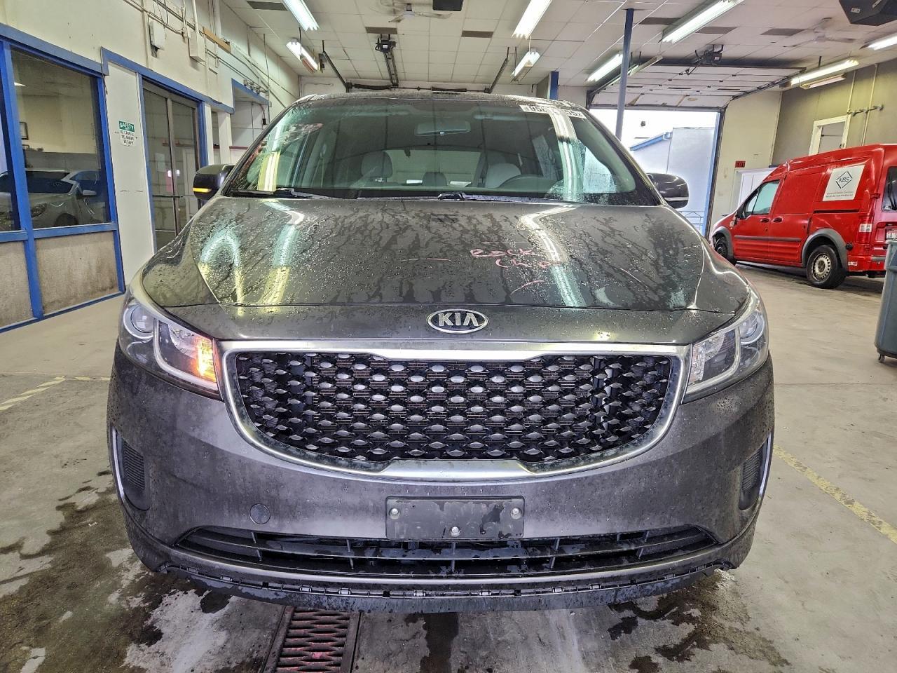 2016 KIA SEDONA
