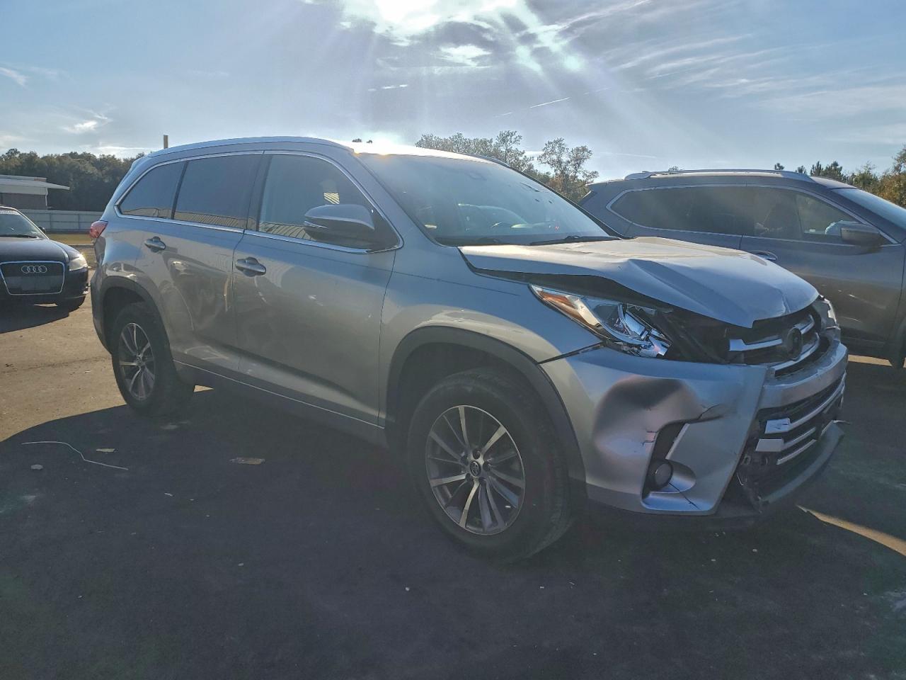 2018 TOYOTA HIGHLANDER
