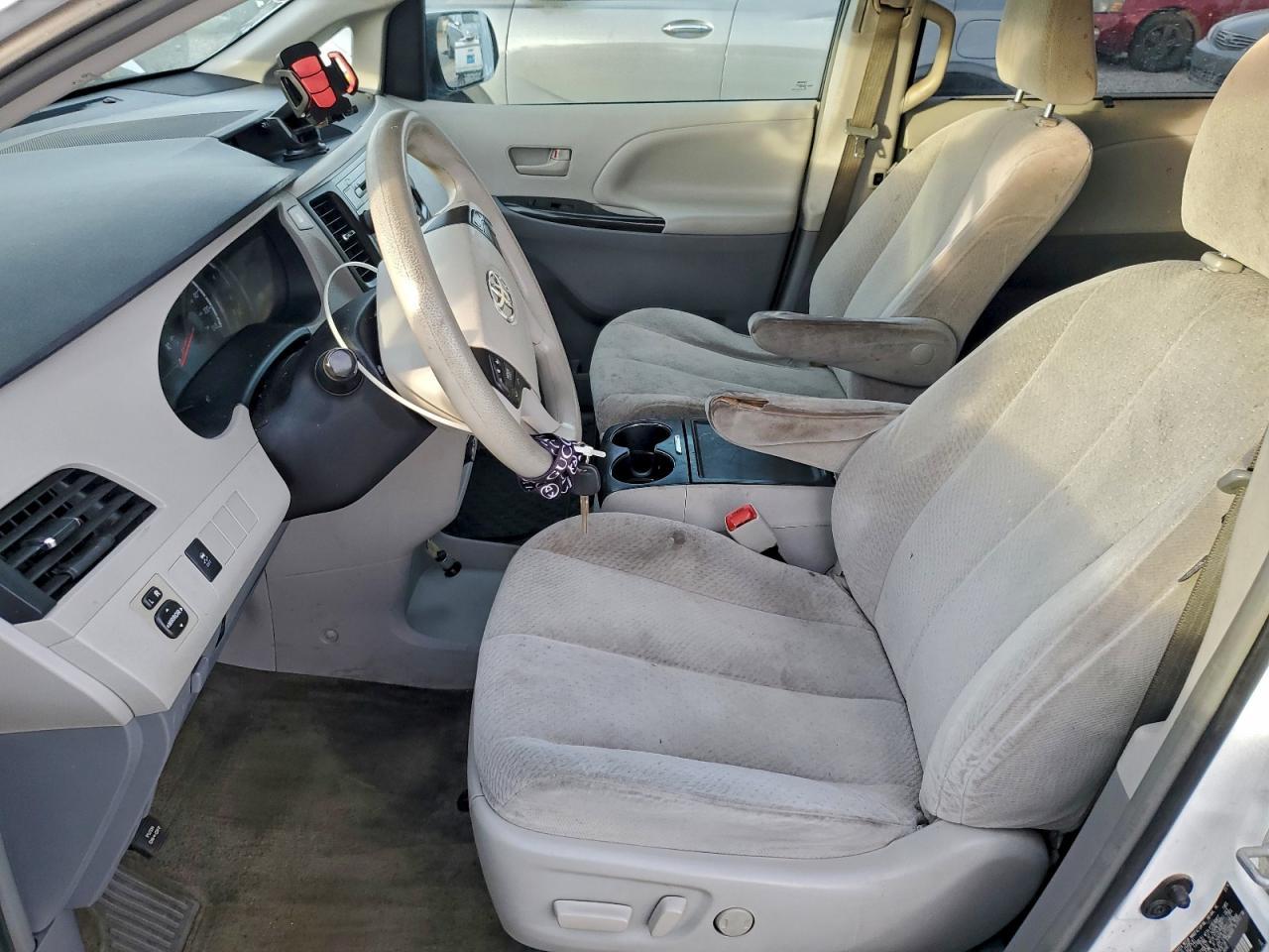 2014 TOYOTA SIENNA