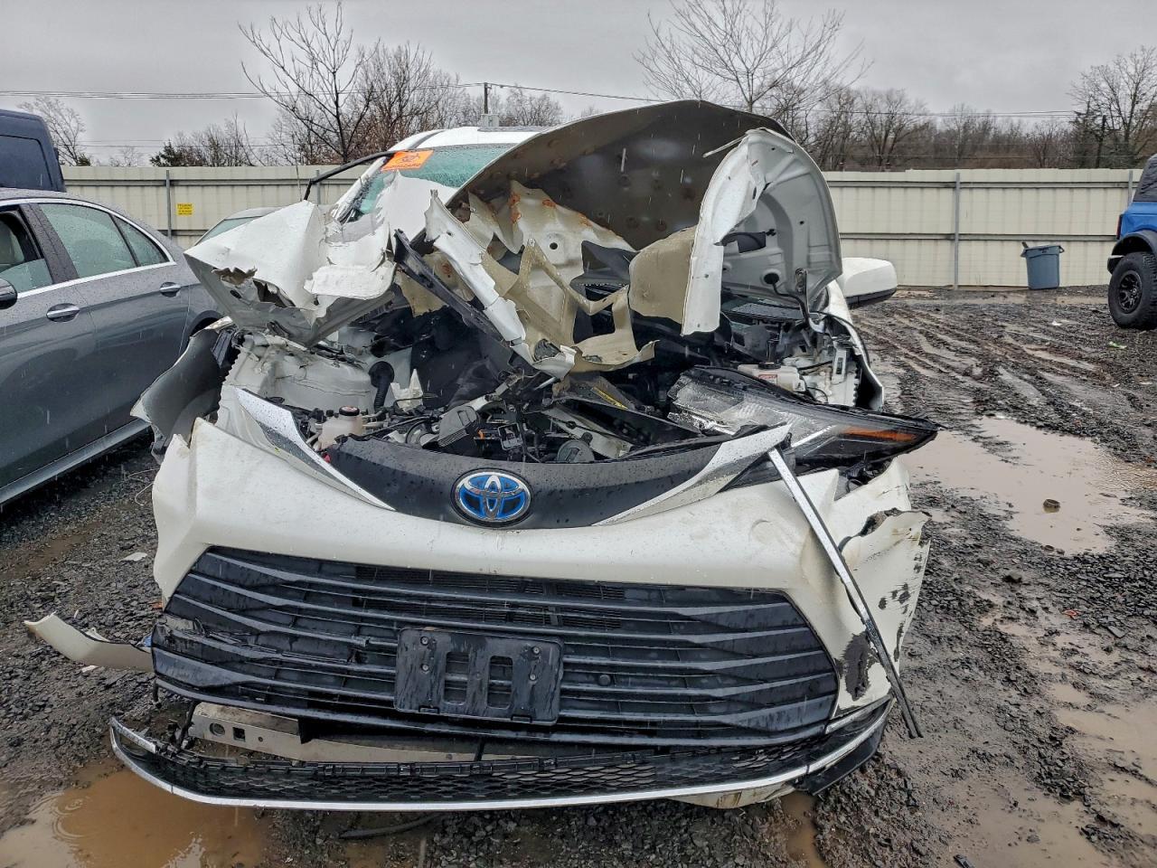 2021 TOYOTA SIENNA