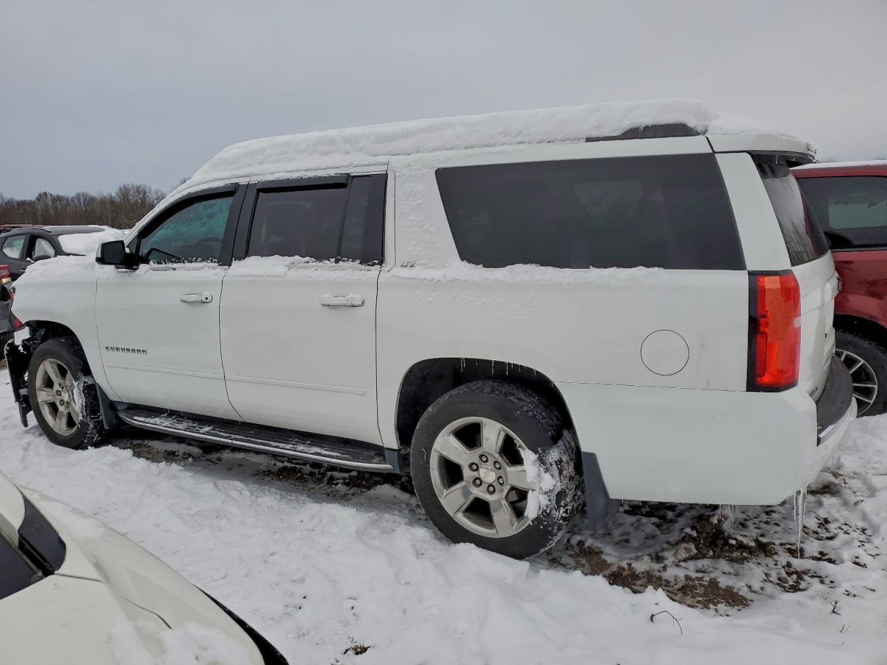 2016 CHEVROLET Suburban
