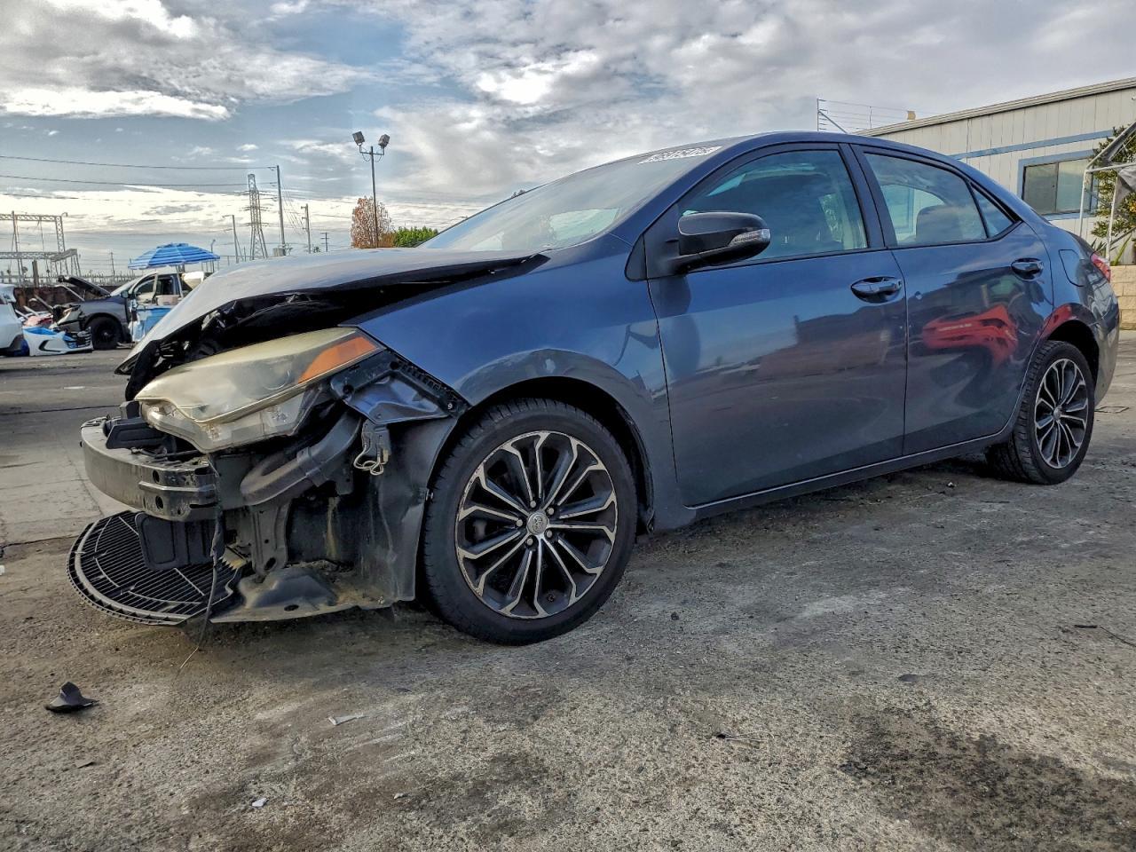 2015 TOYOTA COROLLA