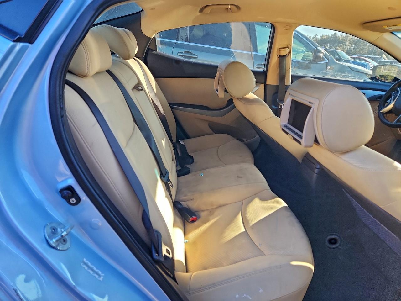 2011 HYUNDAI ELANTRA