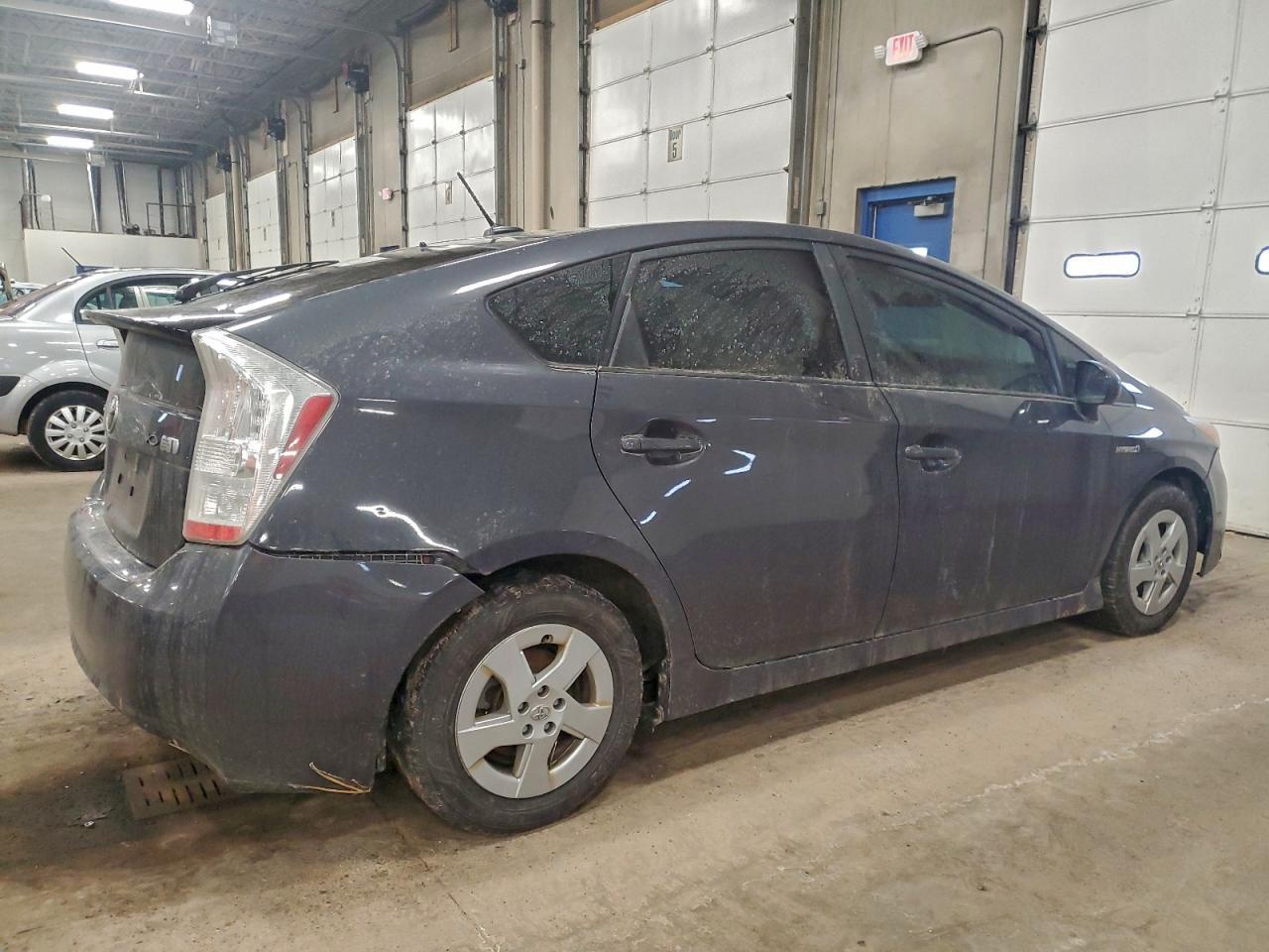 2011 TOYOTA PRIUS