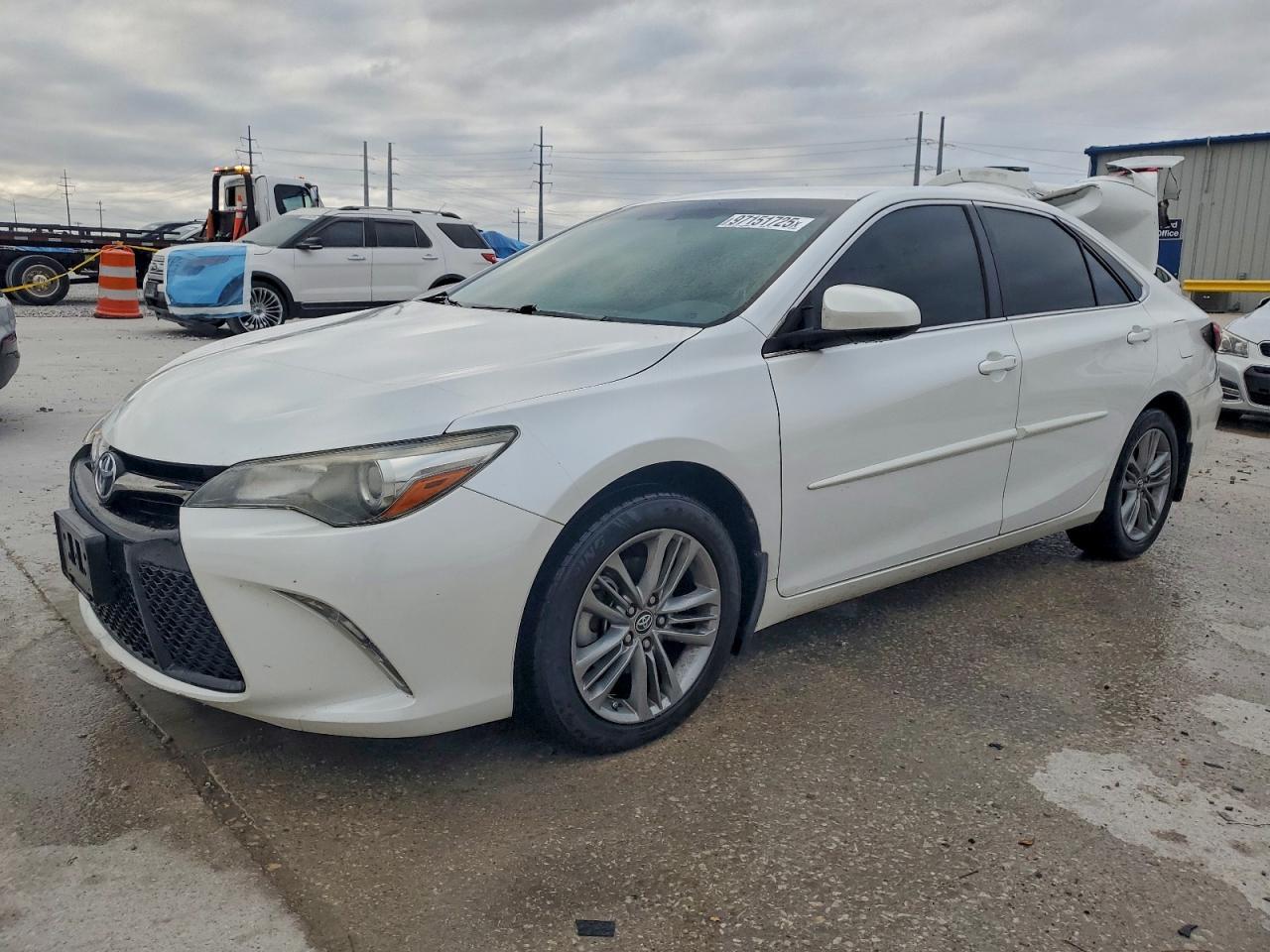 2016 TOYOTA CAMRY