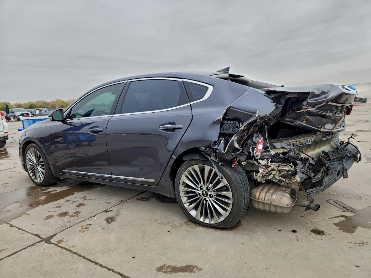 2019 KIA Cadenza