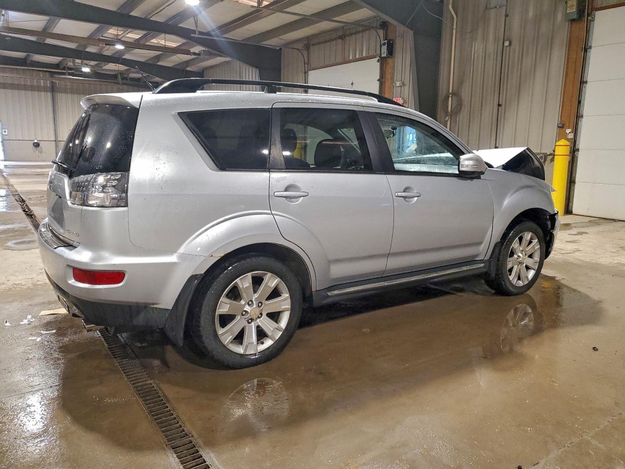 2011 MITSUBISHI outlander