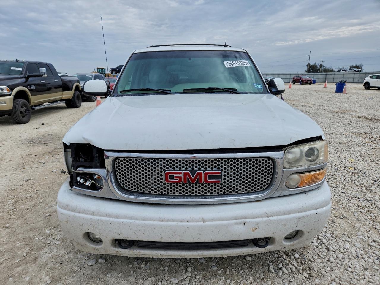 2002 GMC Denali