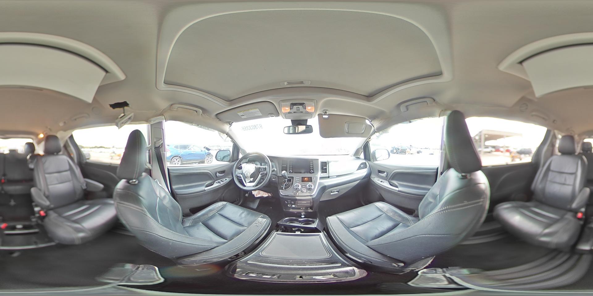 2018 TOYOTA SIENNA