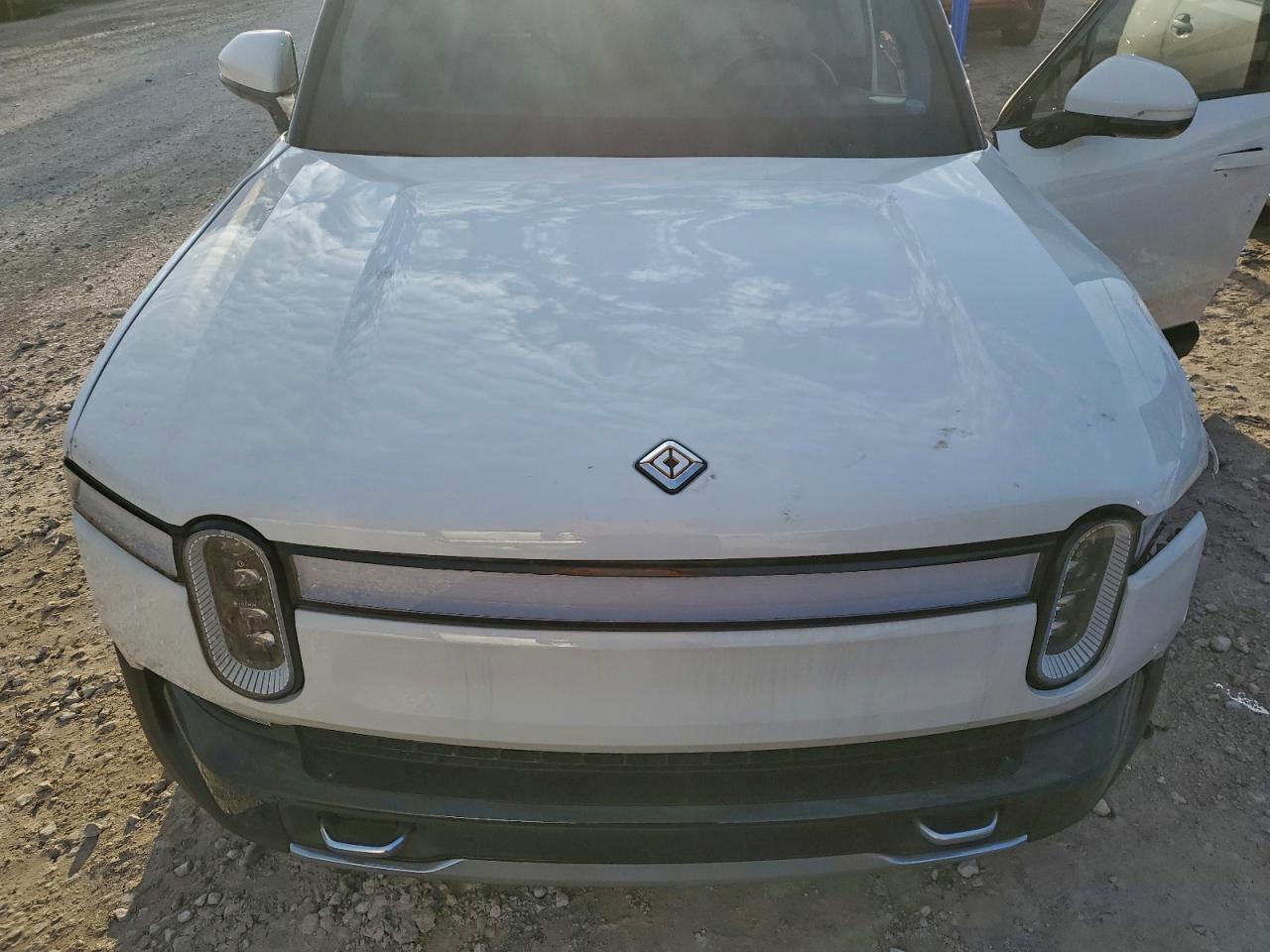 2023 RIVIAN R1s