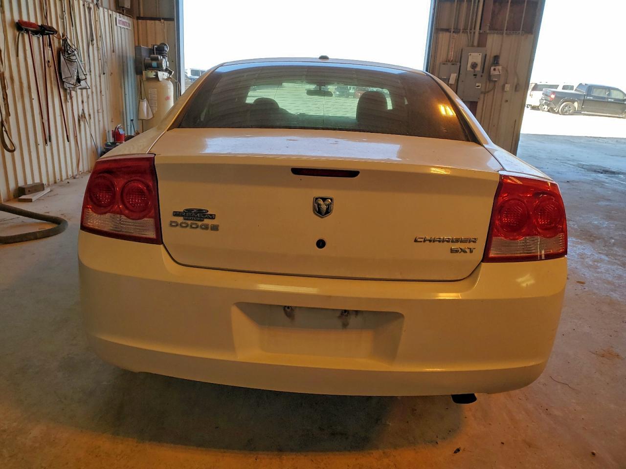 2010 DODGE CHARGER