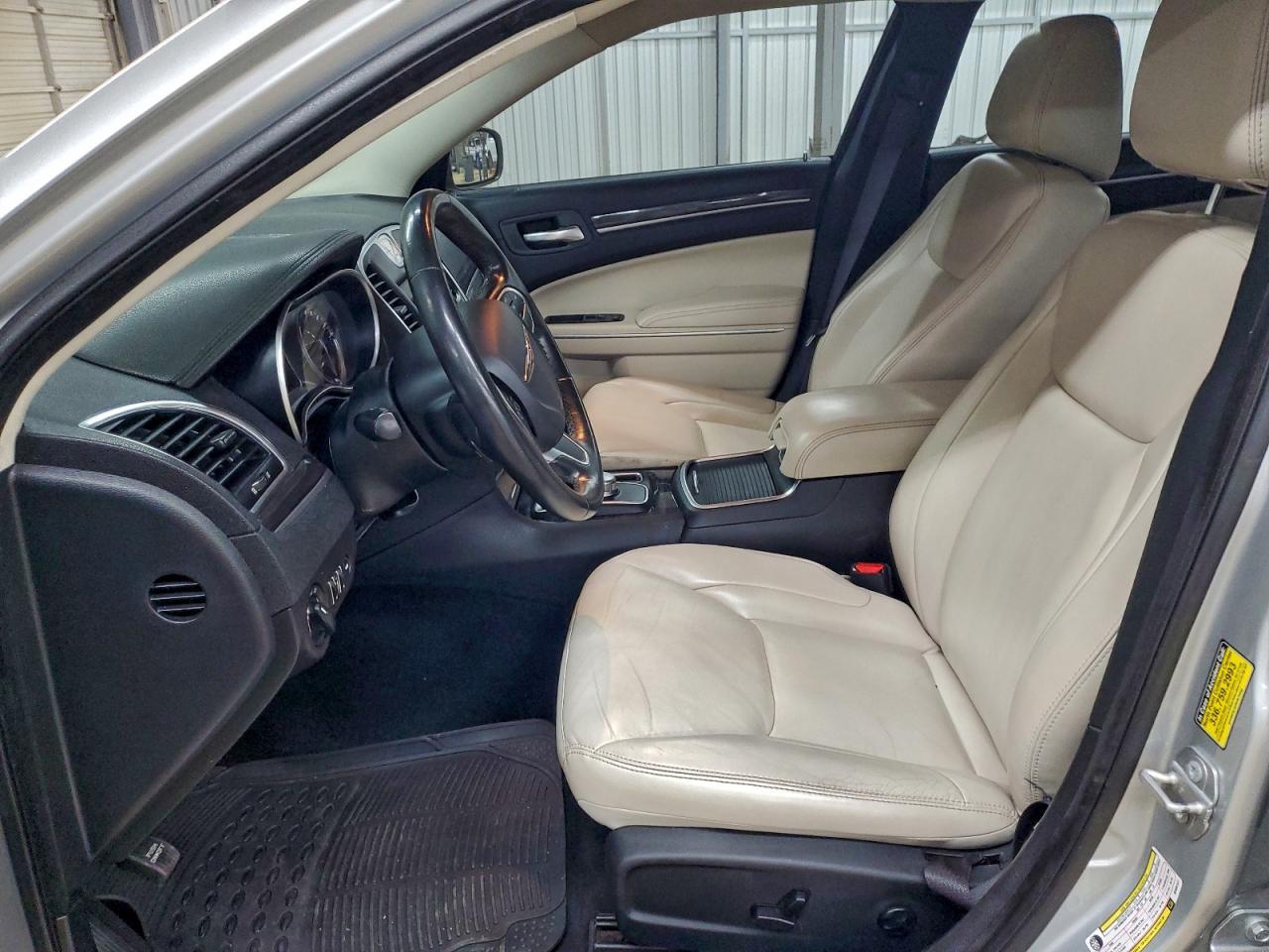 2019 CHRYSLER 300