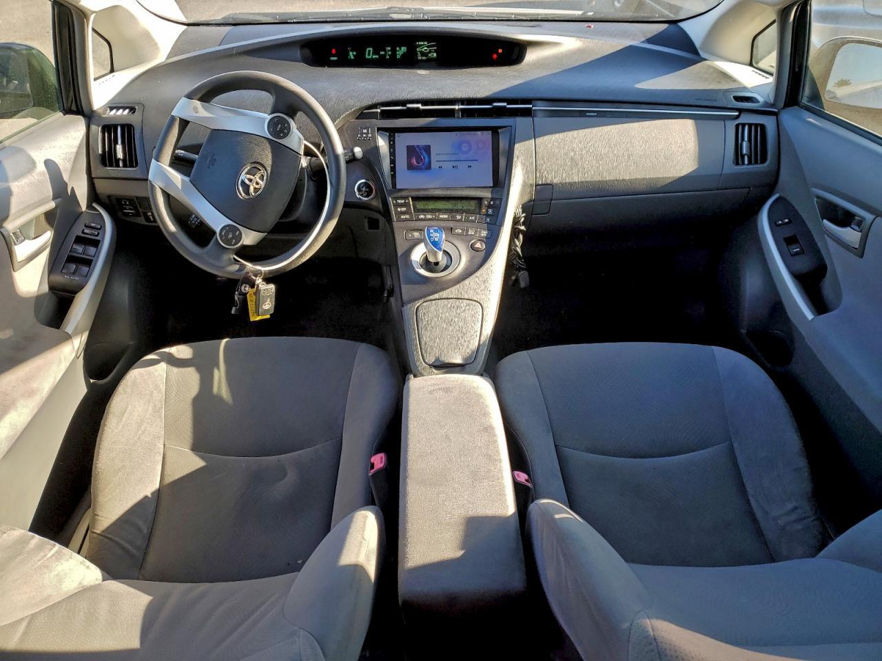 2011 TOYOTA PRIUS
