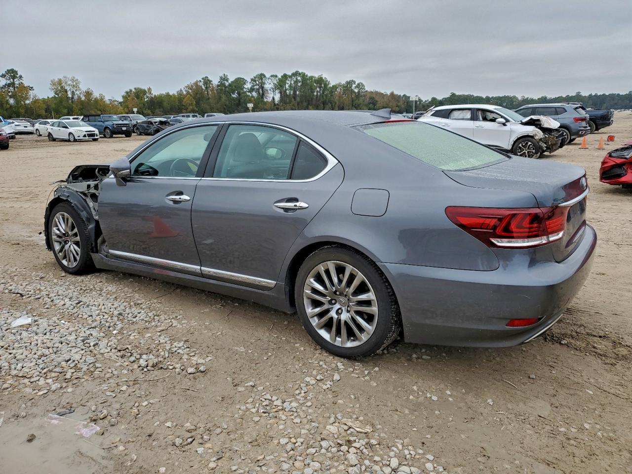 2017 LEXUS LS 460