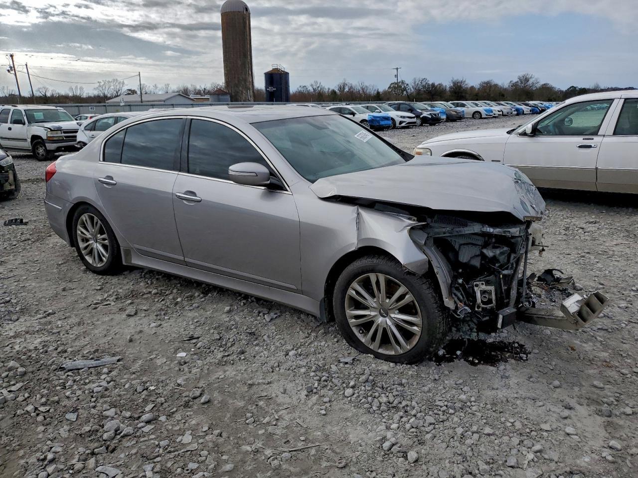 2013 HYUNDAI GENESIS