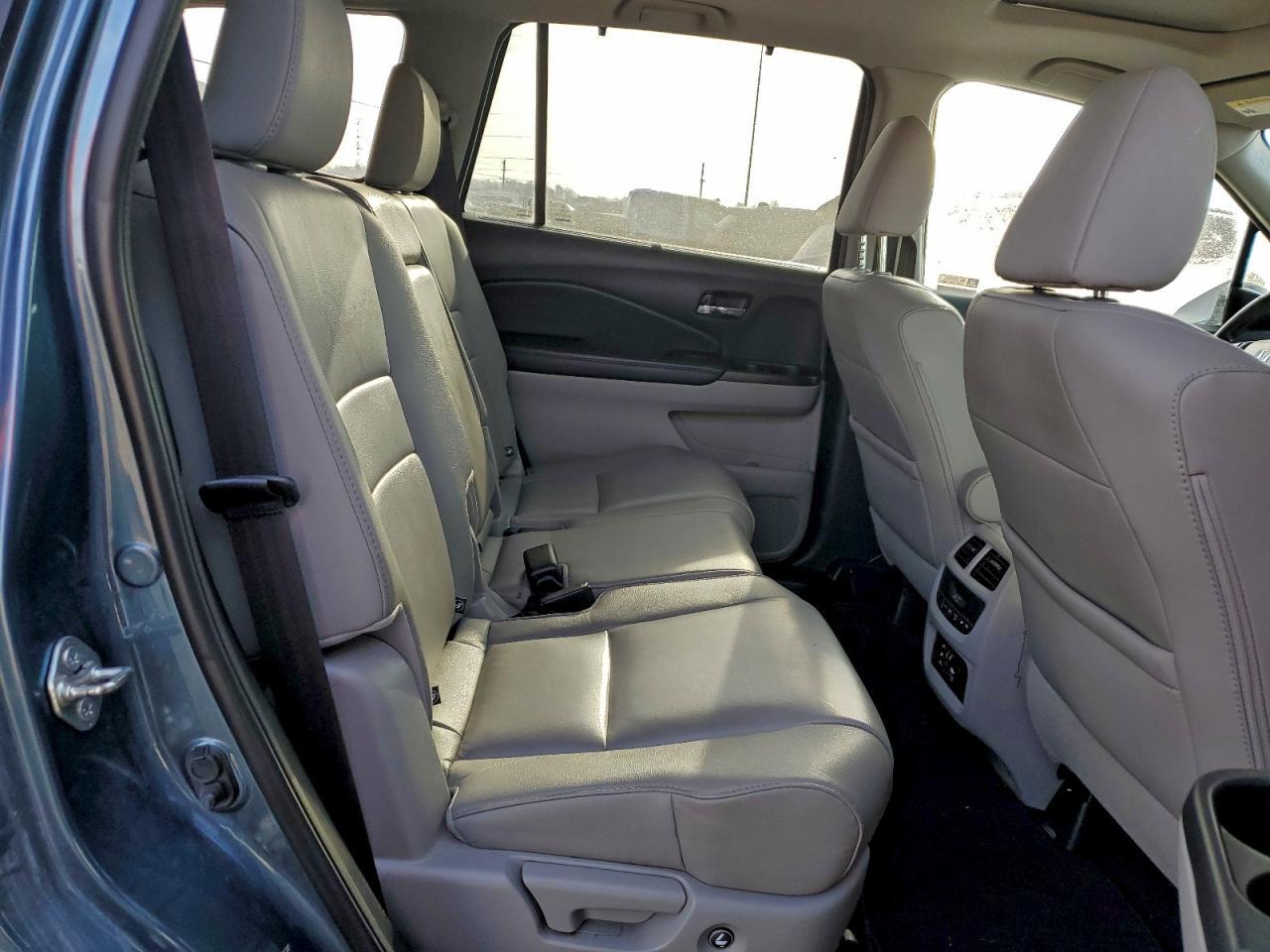 2017 HONDA PILOT
