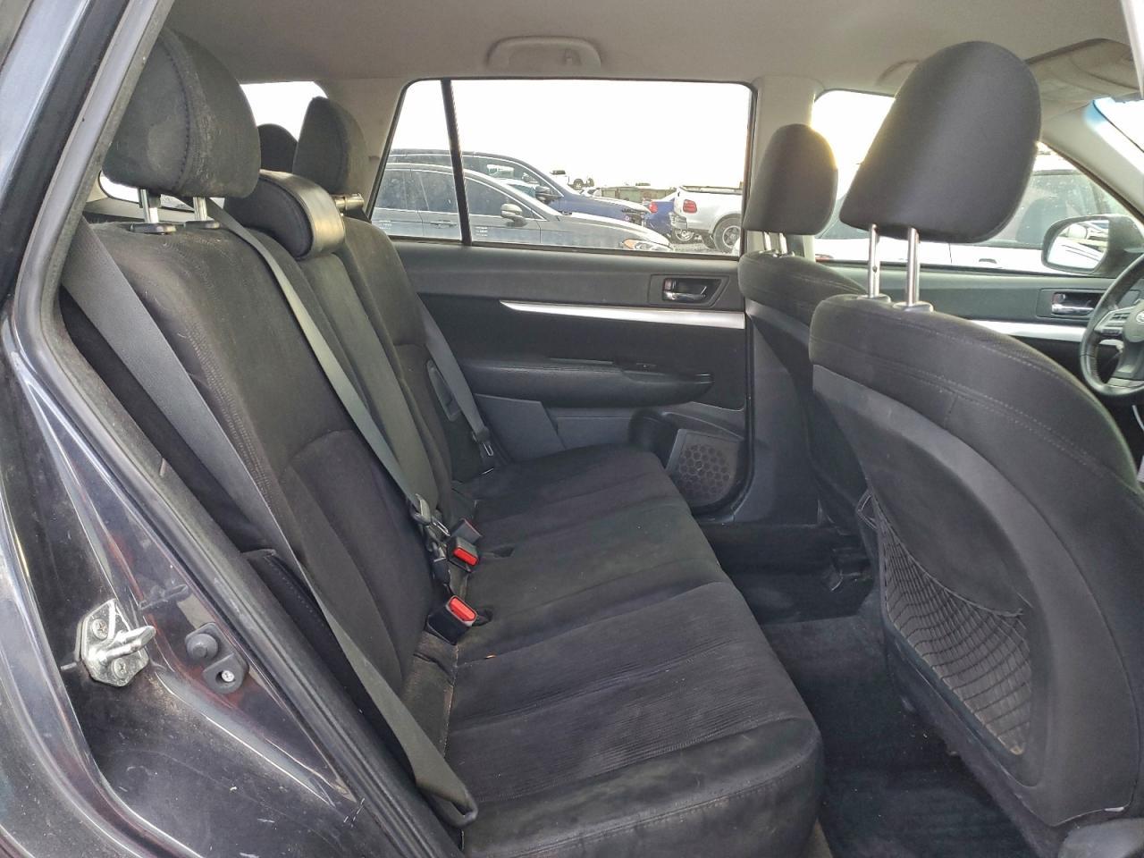 2013 SUBARU Outback
