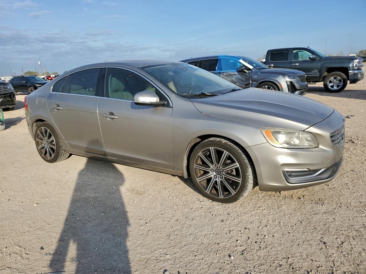 2016 VOLVO S60