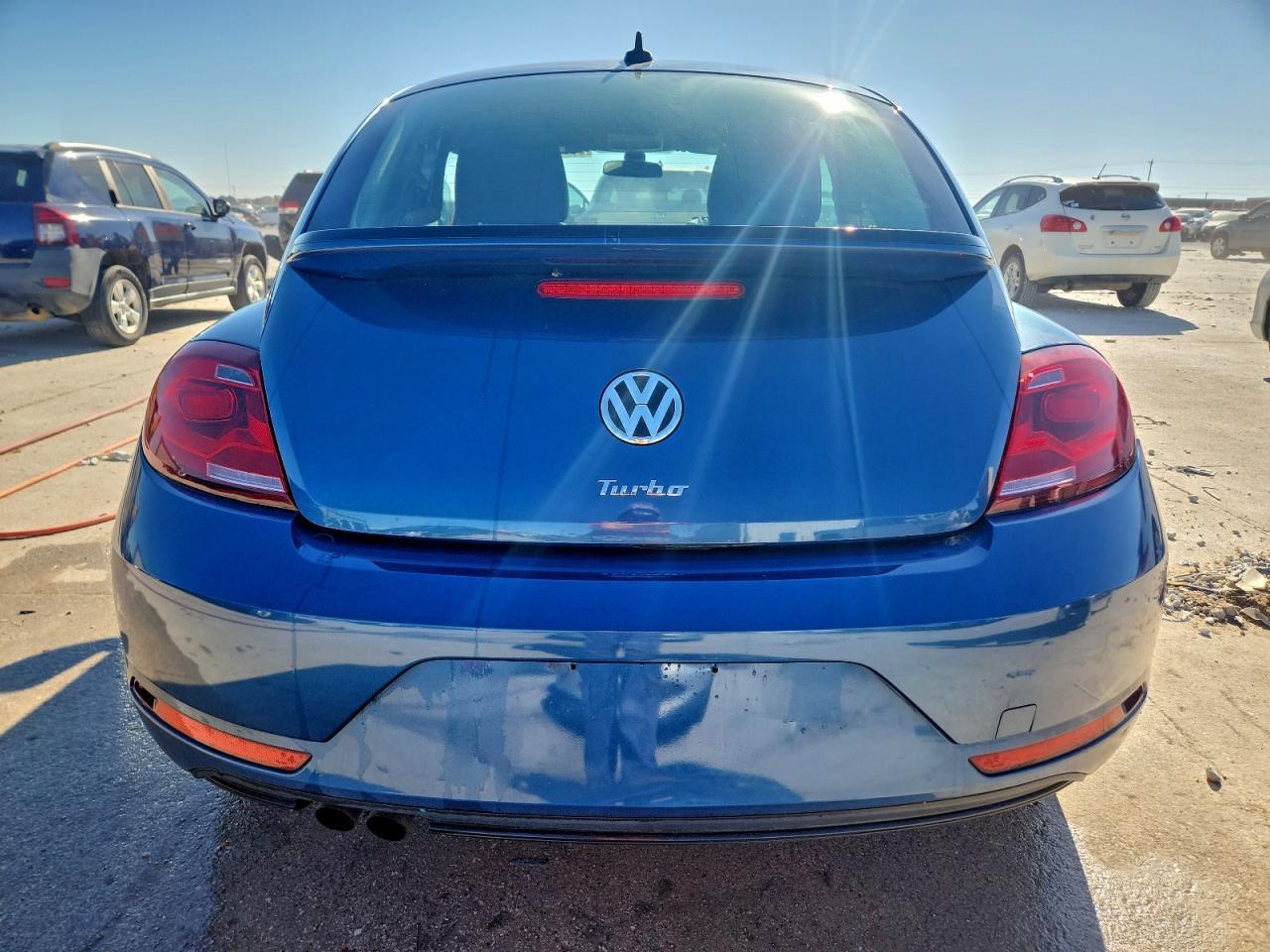 2018 VOLKSWAGEN Beetle