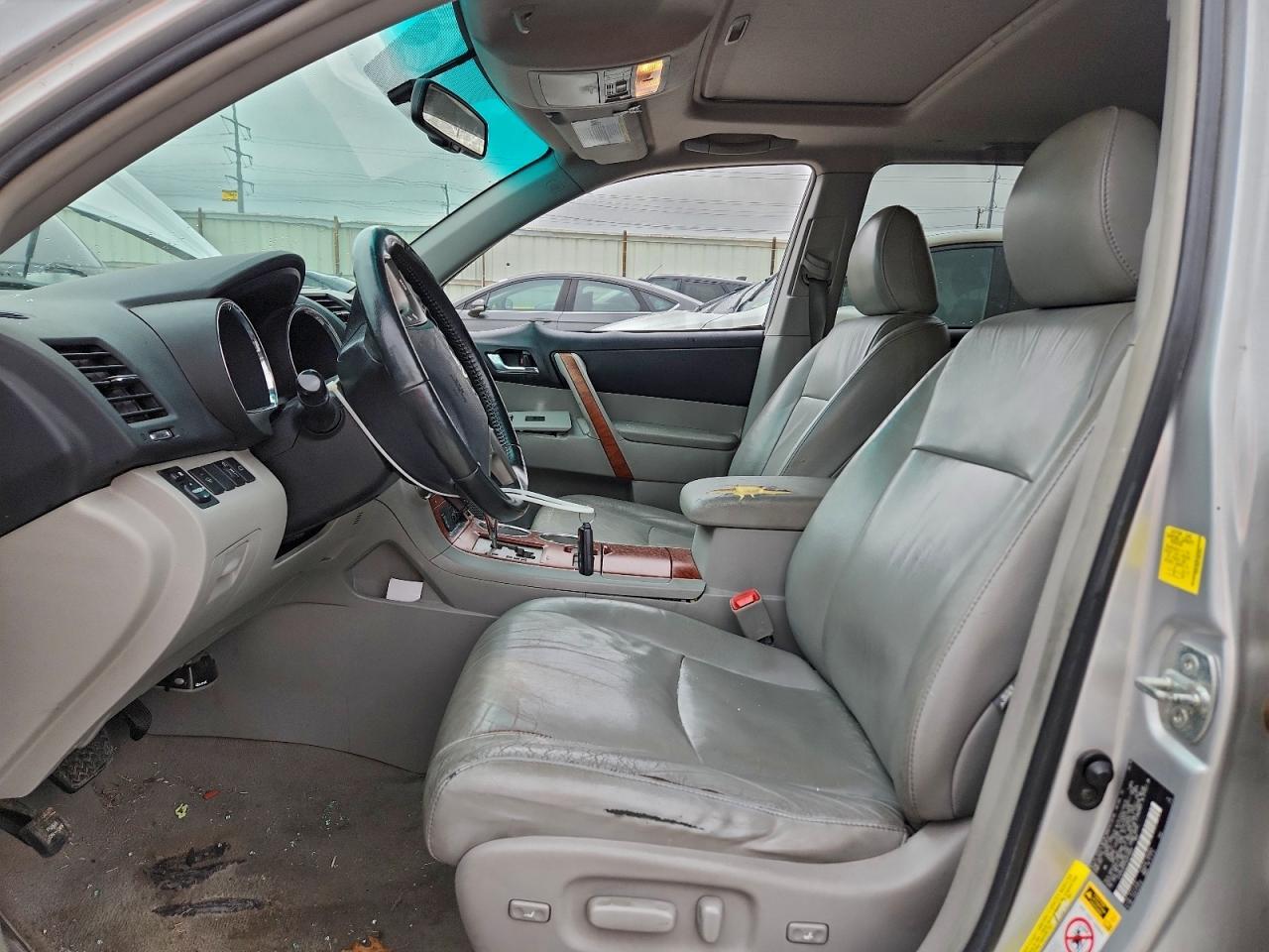 2010 TOYOTA HIGHLANDER