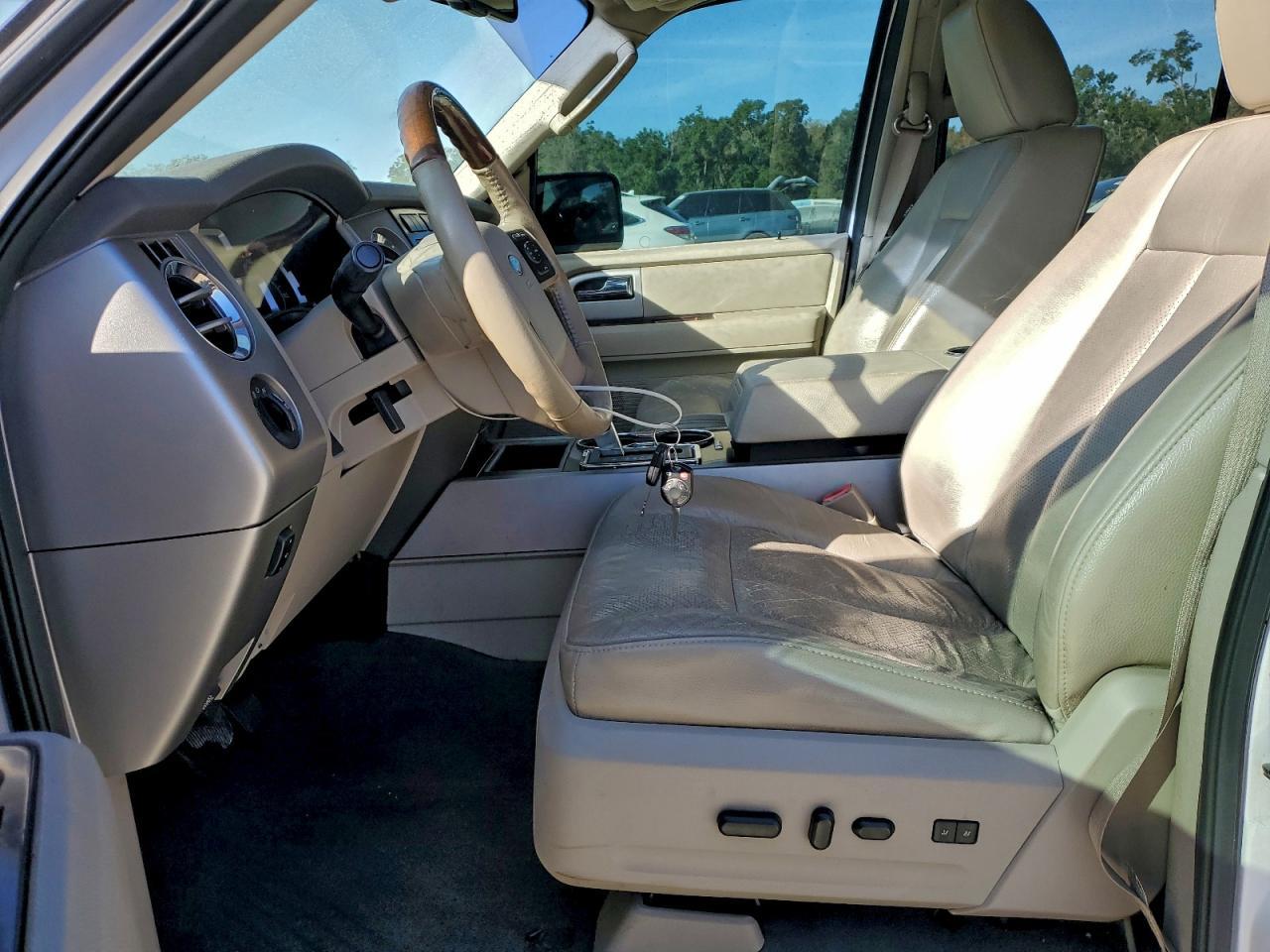 2010 FORD Expedition