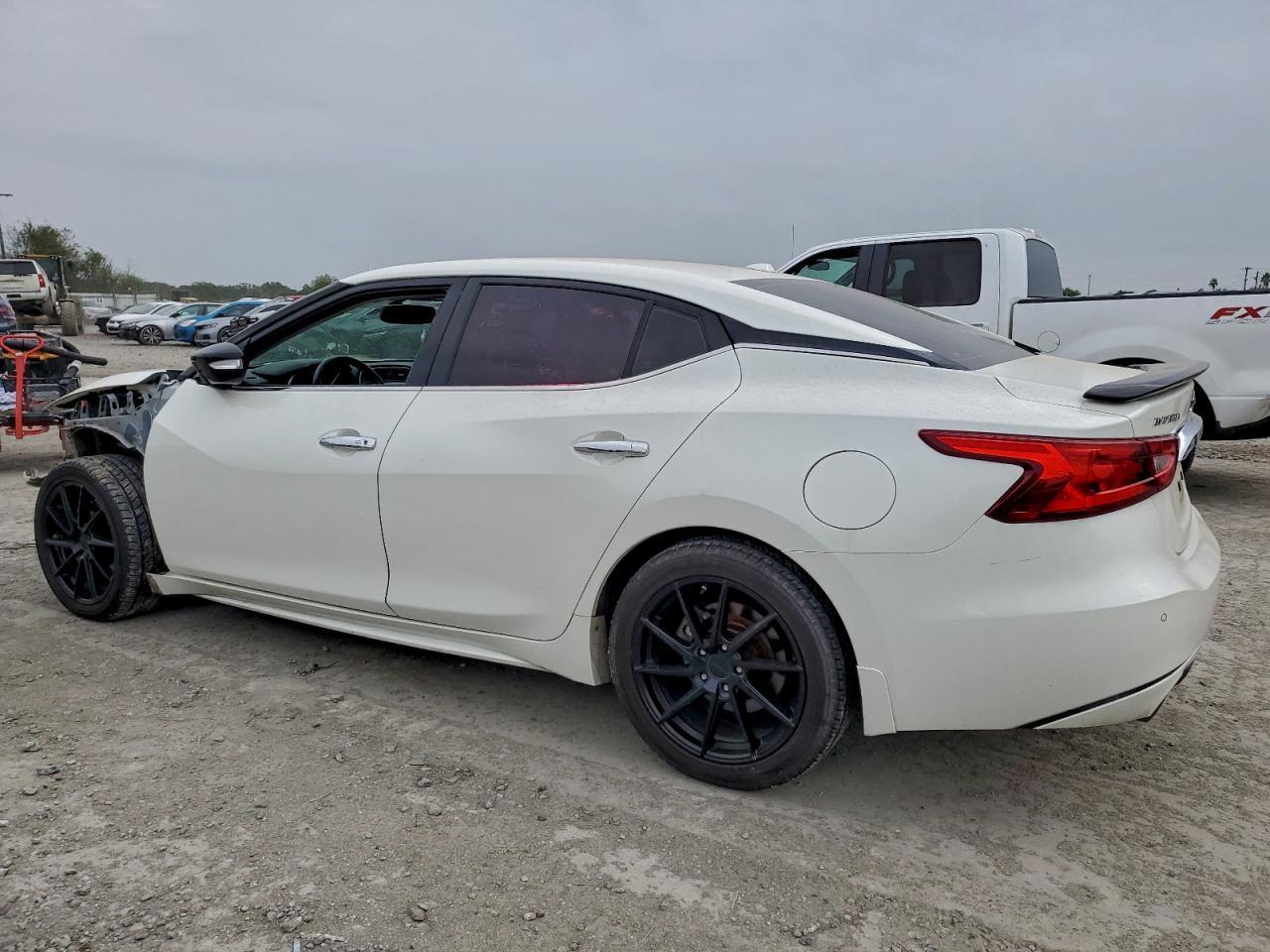 2016 NISSAN Maxima