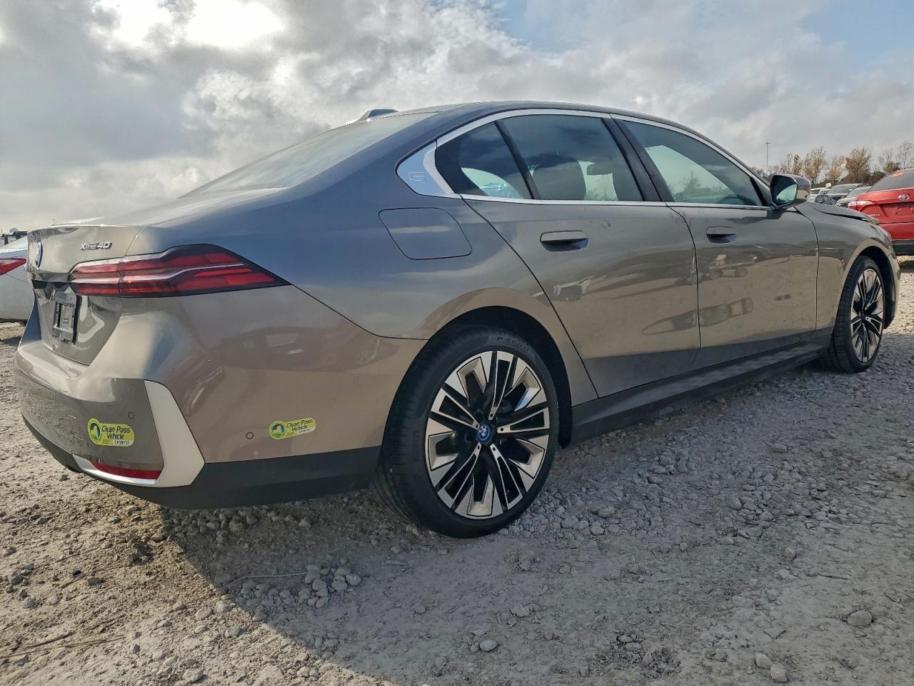 2025 BMW i5