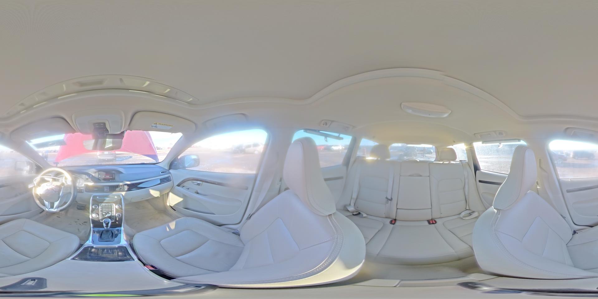 2015 VOLVO XC70