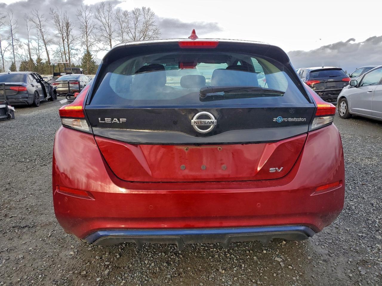 2022 NISSAN LEAF