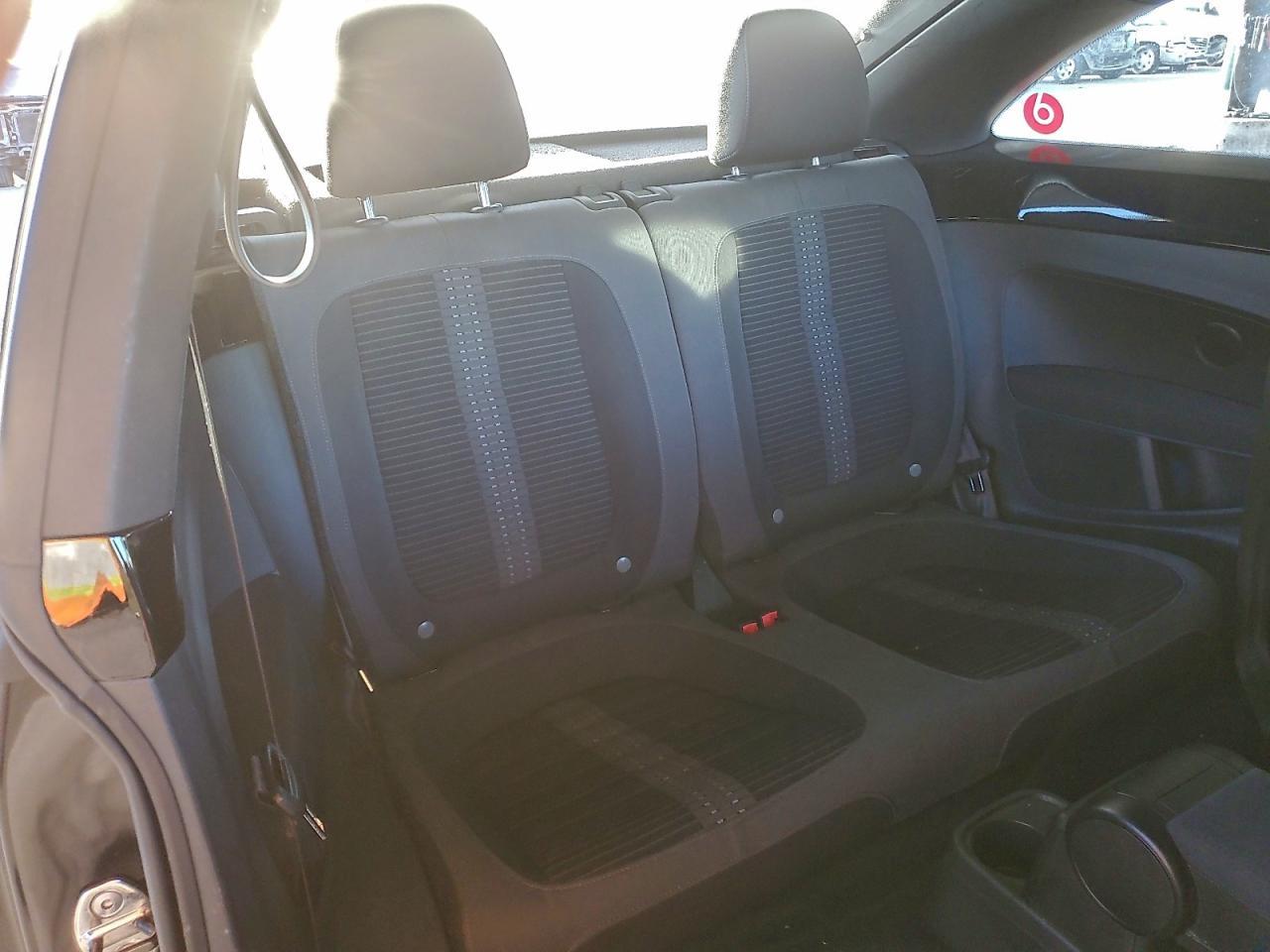 2012 VOLKSWAGEN Beetle